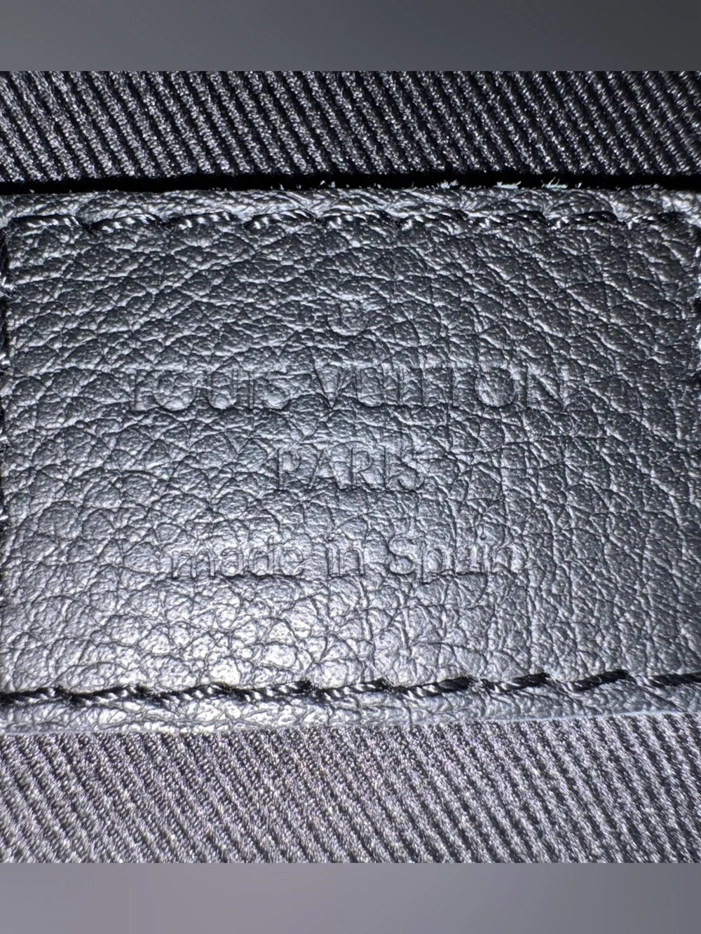 ✨🛍️ Louis Vuitton Black Monogram Shadow Discovery Bumbag PM